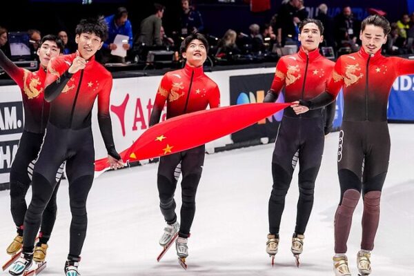 China’s Speed Skating Squad Stuns 2024 World Championships 🏅✨ China_s_Speed_Skating_Squad_Stuns_2024_World_Championships___