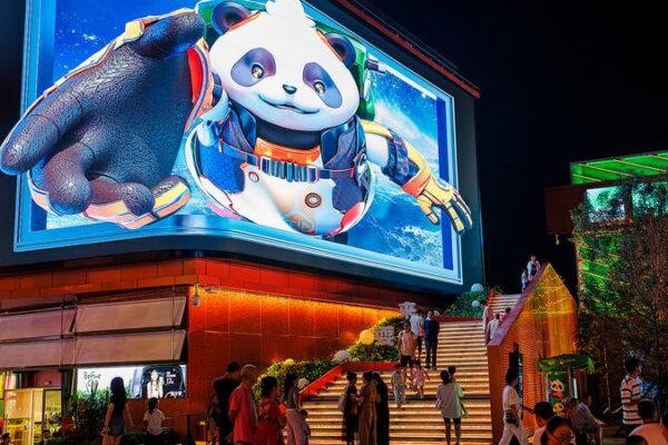China’s Tech-Infused Trends Redefine Consumer Experiences 🚁🛍️ China_s_Tech_Infused_Trends_Redefine_Consumer_Experiences____