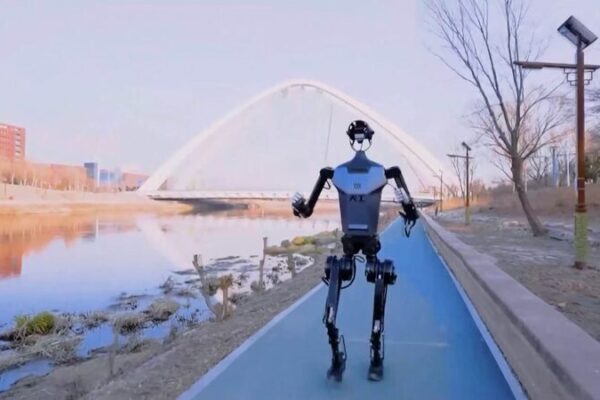 China’s Tiangong Robot Climbs 134 Stairs Like a Pro! 🚀🤖 China_s_Tiangong_Robot_Climbs_134_Stairs_Like_a_Pro____ video poster