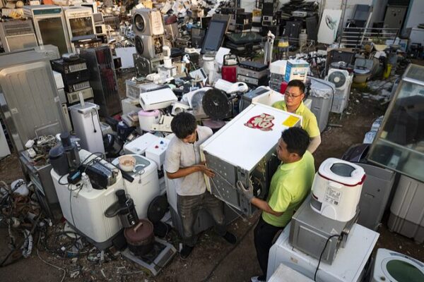 China’s Trade-In Boom Sparks Green Consumer Revolution 🌱🚗💡 China_s_Trade_In_Boom_Sparks_Green_Consumer_Revolution____