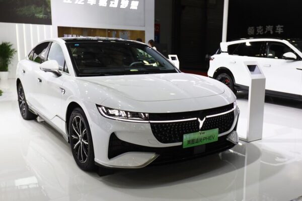 Chinese NEVs Rev Up Europe’s Roads: Dutch Dealer’s Electric Vision ⚡ Chinese_NEVs_Rev_Up_Europe_s_Roads__Dutch_Dealer_s_Electric_Vision__