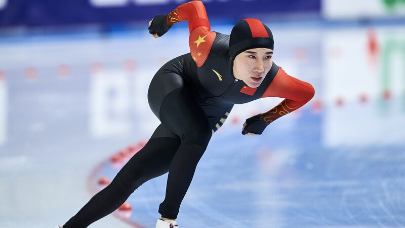 Chinese_Speed_Skaters_Shine_with_Silver___Bronze_at_Poland_World_Cup____