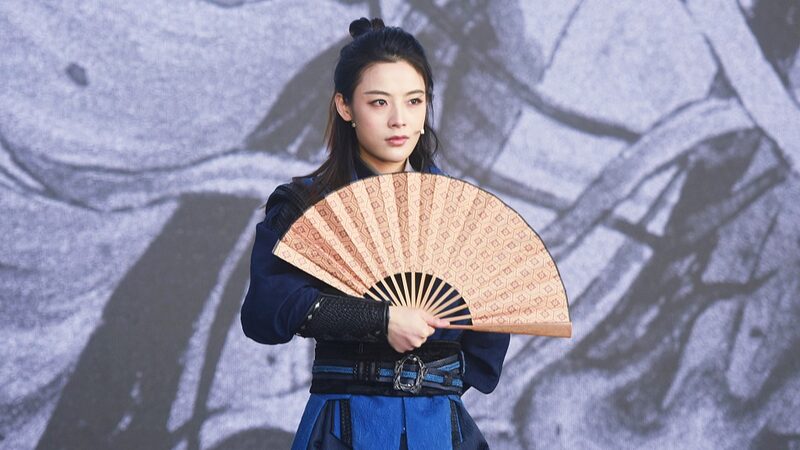 🎭 Chinese Theater Blends Tradition & Innovation to Captivate Gen Z 🌟 __Chinese_Theater_Blends_Tradition___Innovation_to_Captivate_Gen_Z__