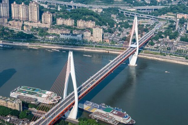 Chongqing’s Dongshuimen Bridge: A Marvel on the Yangtze River 🌉✨ Chongqing_s_Dongshuimen_Bridge__A_Marvel_on_the_Yangtze_River___ video poster