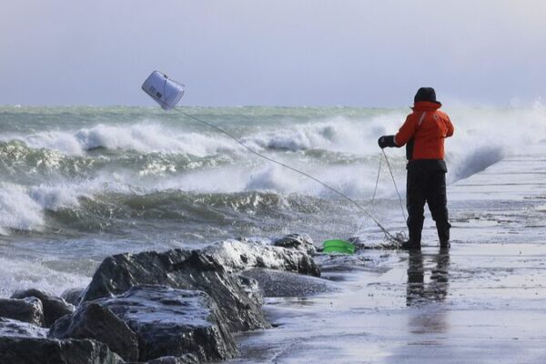 Climate Change Melts Great Lakes Ice: Impact on Ecosystems in Focus โ๏ธ๐ Climate_Change_Melts_Great_Lakes_Ice__Impact_on_Ecosystems_in_Focus____