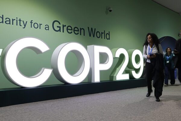 🌍 Climate Justice Fight Heats Up: Are Rich Nations Stepping Up? __Climate_Justice_Fight_Heats_Up__Are_Rich_Nations_Stepping_Up_