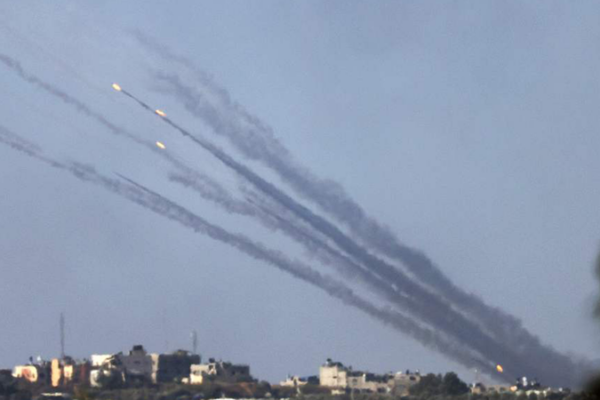 Day 25: Gaza Conflict Intensifies as Aid Trickles In ๐โ๏ธ Day_25__Gaza_Conflict_Intensifies_as_Aid_Trickles_In____ video poster