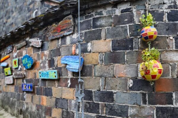 Dayushan Island’s Sustainable Makeover: Turning Old Boats into Colorful Home Decor Dayushan_Island_s_Sustainable_Makeover__Turning_Old_Boats_into_Colorful_Home_Decor