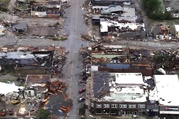 Deadly_Tornadoes_Ravage_Central_U_S_______5_Lives_Lost__States_Declare_Emergencies