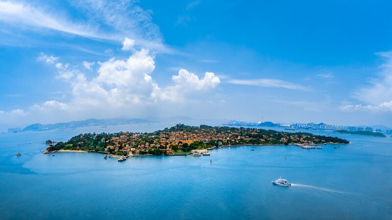 Discover_Gulangyu__China_s_Enchanting__Drum_Wave__Island_____poster - 🌍NewspaperAmigo – Your Global News Buddy 🗞️ Discover_Gulangyu__China_s_Enchanting__Drum_Wave__Island____ video poster