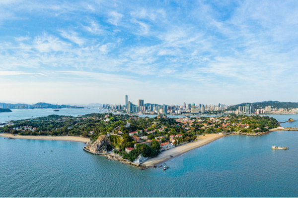 Discover Gulangyu: SE China’s Charming Pedestrian Paradise 🥁🌊 Discover_Gulangyu__SE_China_s_Charming_Pedestrian_Paradise___ video poster
