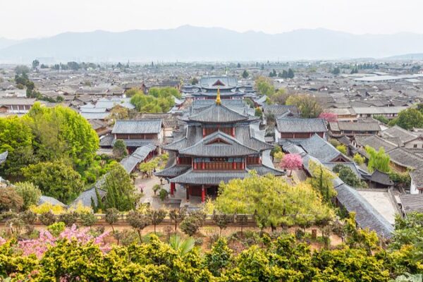 Discover Mu’s Residence: Lijiang’s 470-Year-Old Architectural Gem 🌟🏯 Discover_Mu_s_Residence__Lijiang_s_470_Year_Old_Architectural_Gem___ video poster