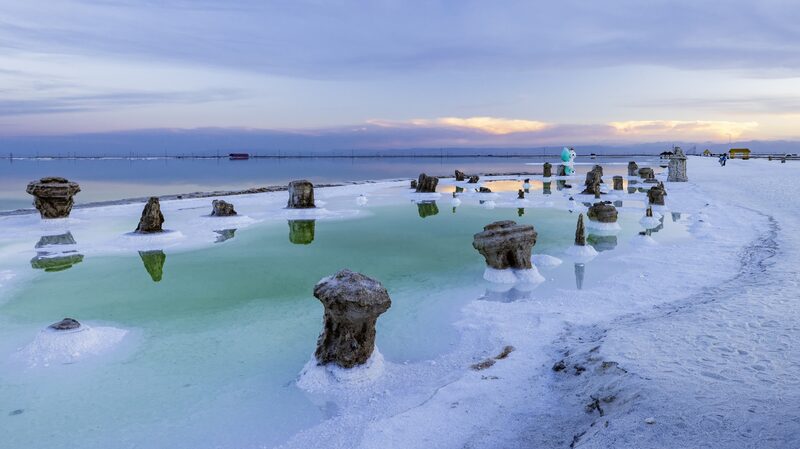 Discover_Qarhan_Salt_Lake__China_s_Vibrant_Natural_Wonder__