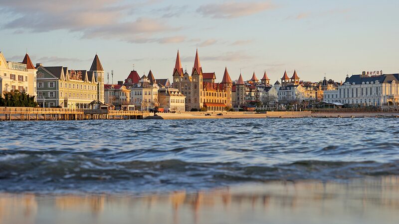 Discover_Yantai_s_Coastal_Gem__Haichang_Fisherman_s_Wharf___