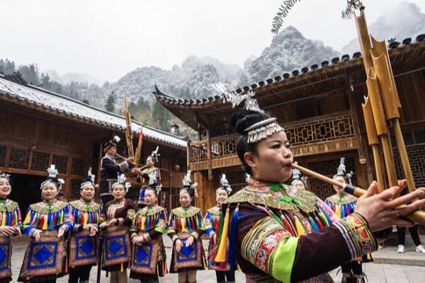 Dong_New_Year_Bash____Feasts__Dances___Scenic_Splendor_in_Hubei