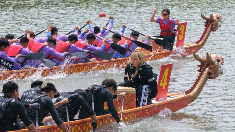 Dragon_Boat_Frenzy_Hits_Nanjing_s_Qinhuai_River_____