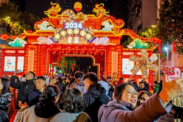 Dragon Year Ignites China’s Consumption Boom 🐉🛍️ Dragon_Year_Ignites_China_s_Consumption_Boom____