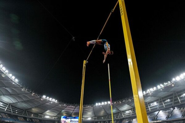 🏅 Duplantis Soars to Diamond League Victory in Suzhou, Misses Record Bid __Duplantis_Soars_to_Diamond_League_Victory_in_Suzhou__Misses_Record_Bid