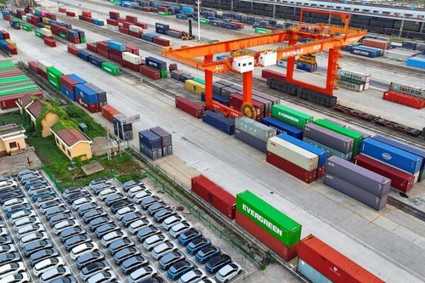 EU’s New Tariffs on Chinese EVs: Hidden Costs Revealed ๐๐ธ EU_s_New_Tariffs_on_Chinese_EVs__Hidden_Costs_Revealed___