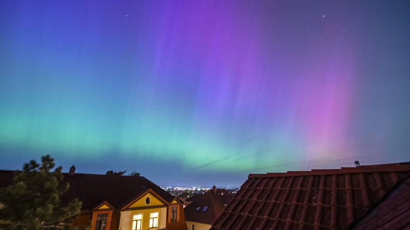 Earth_s_Strongest_Solar_Storm_Since_2003_Lights_Up_Night_Skies__ - 🌍NewspaperAmigo – Your Global News Buddy 🗞️ Earth_s_Strongest_Solar_Storm_Since_2003_Lights_Up_Night_Skies__