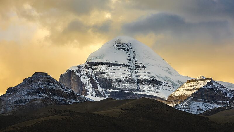 Experience_the_Enchanting_Winter_Beauty_of_Mount_Kailash______poster - 🌍NewspaperAmigo – Your Global News Buddy 🗞️ Experience_the_Enchanting_Winter_Beauty_of_Mount_Kailash_____ video poster