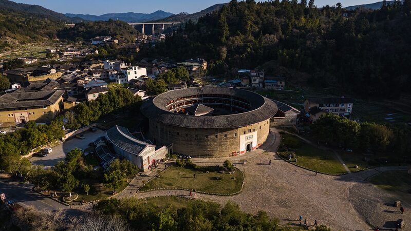 Explore_Fujian_s_Tulou__The_Real_Life_Mulan_Hometown____poster - 🌍NewspaperAmigo – Your Global News Buddy 🗞️ Explore_Fujian_s_Tulou__The_Real_Life_Mulan_Hometown___ video poster