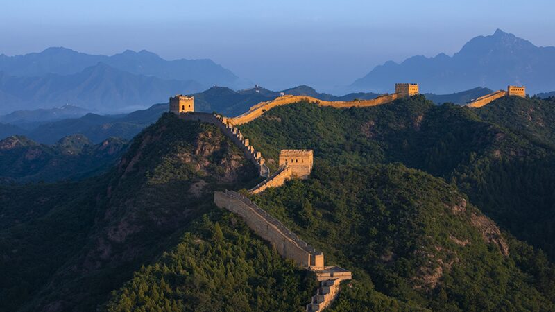 Explore_the_Majestic_Jinshanling_Great_Wall____poster - 🌍NewspaperAmigo – Your Global News Buddy 🗞️ Explore_the_Majestic_Jinshanling_Great_Wall___ video poster