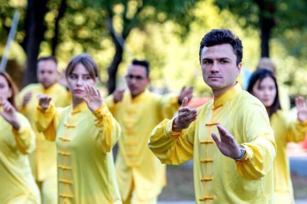 __Foreign_Students_Find_Their_Rhythm_in_China_s_Cultural_Kaleidoscope