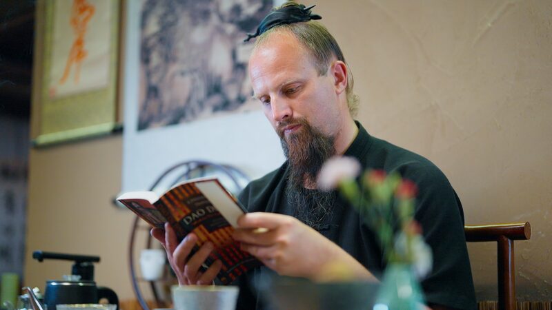 From_Midwest_to_Wudang__Jake_Pinnick_s_Journey_as_a_Daoist_Priest___poster - 🌍NewspaperAmigo – Your Global News Buddy 🗞️ From_Midwest_to_Wudang__Jake_Pinnick_s_Journey_as_a_Daoist_Priest__ video poster