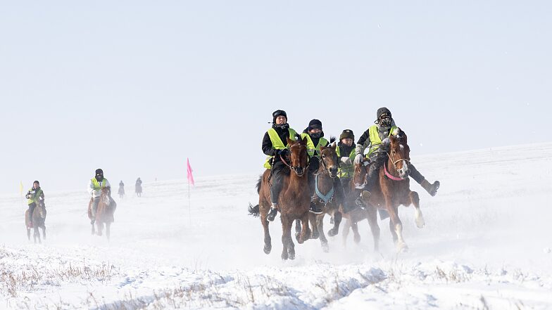 Galloping_into_Glory__Xinjiang_Horse_Race_Wows_Tourists___