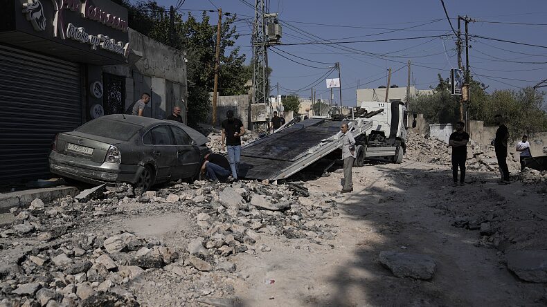 Gaza_Conflict_Day_27__Ground_Offensive_Intensifies_poster - 🌍NewspaperAmigo – Your Global News Buddy 🗞️ Gaza_Conflict_Day_27__Ground_Offensive_Intensifies video poster
