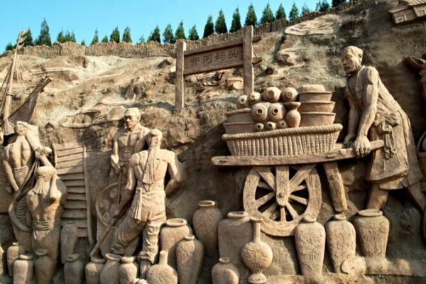 Giant Mountain Mural Brings Ancient Chinese Kiln Heritage to Life 🏔️🎨 Giant_Mountain_Mural_Brings_Ancient_Chinese_Kiln_Heritage_to_Life____