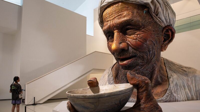 Giant_Sculpture_Reimagines_Iconic__Father__Painting___