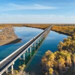 Golden_Poplar_Trees_Transform_Xinjiang_s_Tarim_River_into_Autumn_Wonderland___