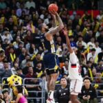 Guangdong_Dominates_Guangzhou_in_CBA_Showdown___