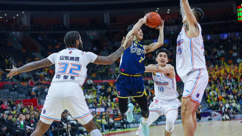 Guangdong_Roars_Back_to_Stun_Shandong_in_CBA_Thriller___