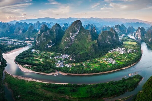 🌏✨ Guilin’s Magic: From ‘Star Wars’ to ‘Genshin Impact’! ___Guilin_s_Magic__From__Star_Wars__to__Genshin_Impact__ video poster