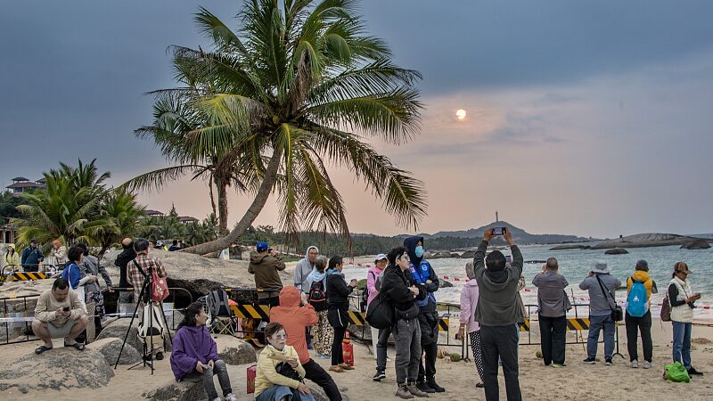 Hainan_Factory_Set_to_Mass_Produce_1_000_Satellites_Annually___