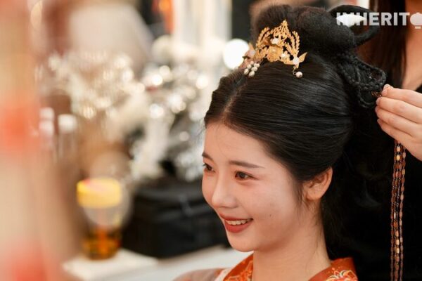 Hanfu Renaissance: China’s Youth Reclaim Ancient Fashion in Style 🌸👘 Hanfu_Renaissance__China_s_Youth_Reclaim_Ancient_Fashion_in_Style___