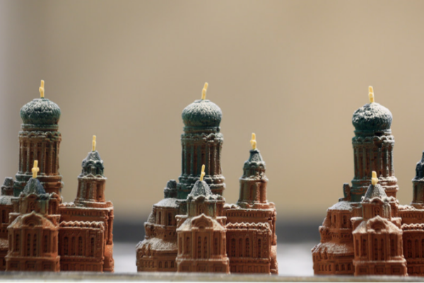 Harbin’s Cathedral Cakes Sweeten Winter Tourism Boom 🎂❄️ Harbin_s_Cathedral_Cakes_Sweeten_Winter_Tourism_Boom____