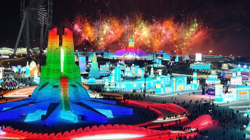 Harbin_s_Dazzling_New_Year_Fireworks_Light_Up_Ice_Kingdom_____