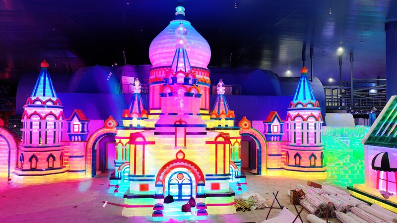 Harbin_s_Ice_Wonderland_Melts_Summer_Heat____