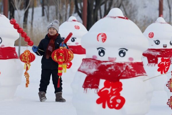 Harbin’s Winter Wonderland: Tourists Flock for Spring Festival Harbin_s_Winter_Wonderland__Tourists_Flock_for_Spring_Festival
