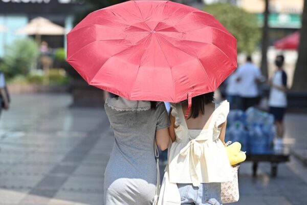 Heatwave Hits Western Chinese Cities with Record-High Alerts ๐ก๏ธ๐ฅ Heatwave_Hits_Western_Chinese_Cities_with_Record_High_Alerts____