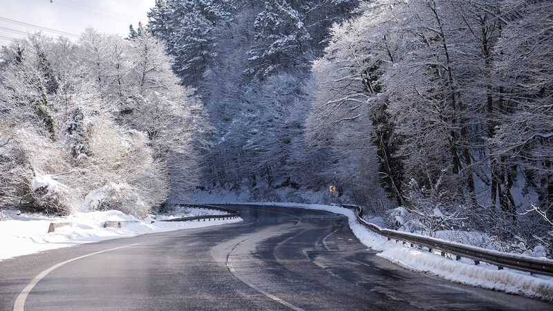 Heavy_Snow_Paralyzes_Tu_rkiye__Over_2_000_Roads_Blocked____