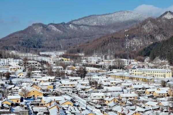 Hengdaohezizhen: Hidden Gem Riding Harbin’s Winter Tourism Wave ❄️🏘️ Hengdaohezizhen__Hidden_Gem_Riding_Harbin_s_Winter_Tourism_Wave_____