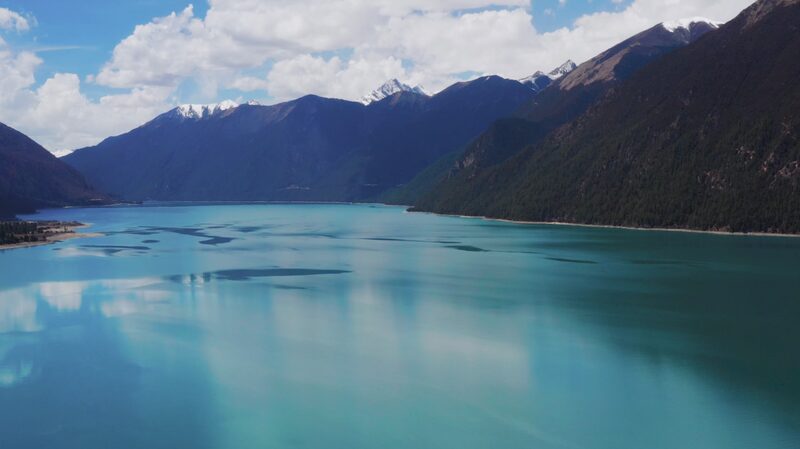 Hidden_Gem_on_the__Roof_of_the_World___Xizang_s_Turquoise_Lake____poster - 🌍NewspaperAmigo – Your Global News Buddy 🗞️ Hidden_Gem_on_the__Roof_of_the_World___Xizang_s_Turquoise_Lake___ video poster