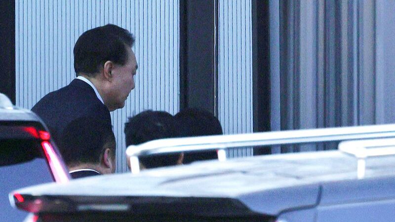 Historic_Arrest__South_Korea_Takes_First_Action_Against_a_Sitting_President____ - 🌍NewspaperAmigo – Your Global News Buddy 🗞️ Historic_Arrest__South_Korea_Takes_First_Action_Against_a_Sitting_President____