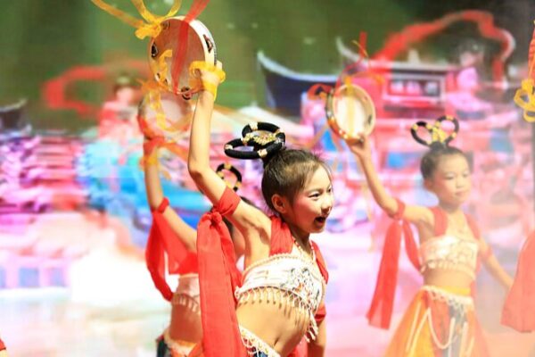 Hunan Village Gala Celebrates Culture & Creativity 🎭🌾 Hunan_Village_Gala_Celebrates_Culture___Creativity___