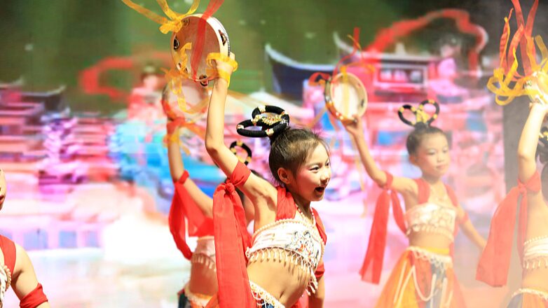 Hunan_Village_Gala_Celebrates_Culture___Creativity___ - 🌍NewspaperAmigo – Your Global News Buddy 🗞️ Hunan_Village_Gala_Celebrates_Culture___Creativity___